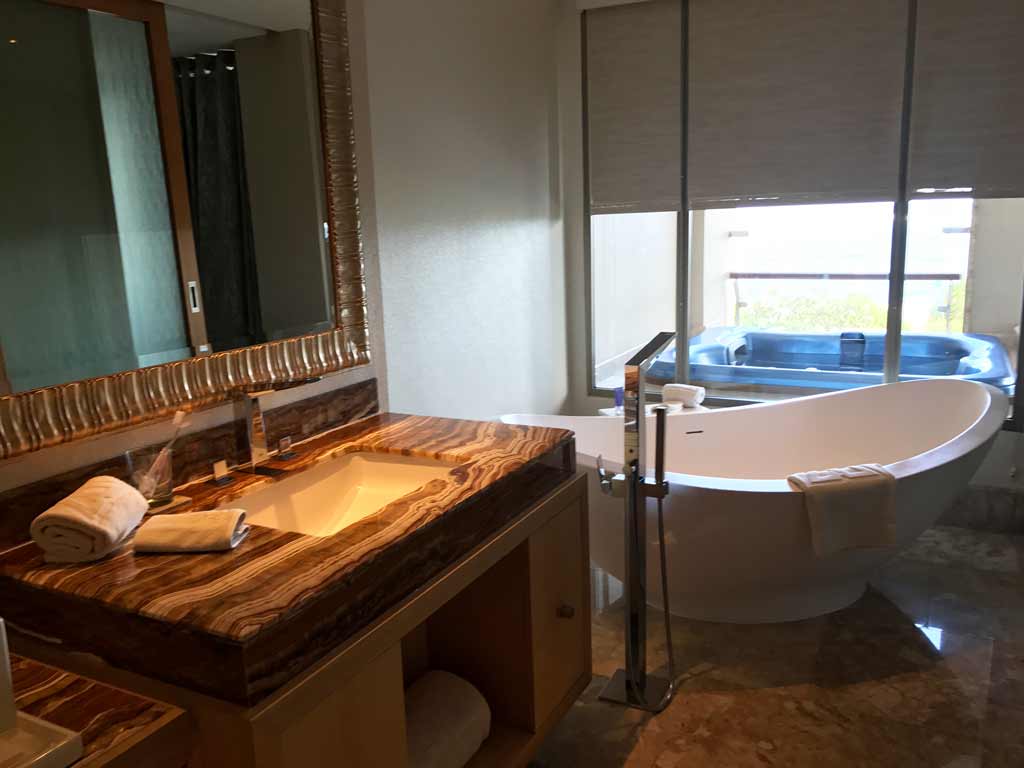 ザ・ムリア　ザ・バロンスイート・オーシャンビュールーム