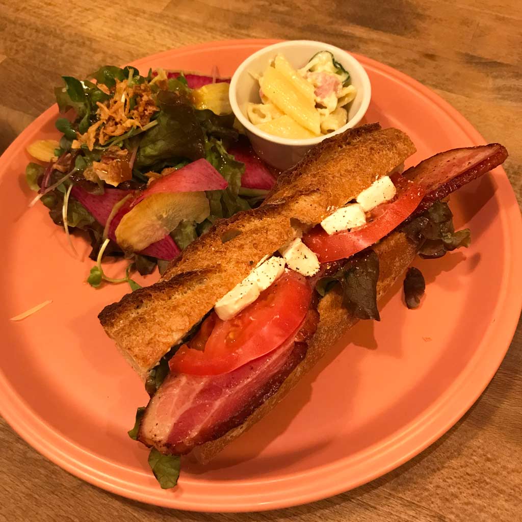 毎日焼きたての美味しい自家製パン