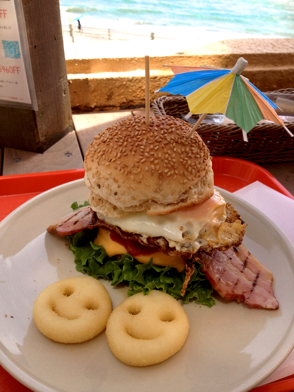 国産牛100%の手作りハンバーガー