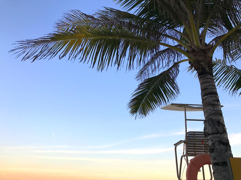 白砂のヌサドゥアビーチ